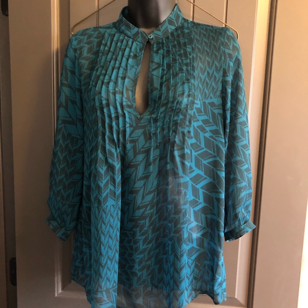 Banana Republic Sheer Pleated Single Button Top